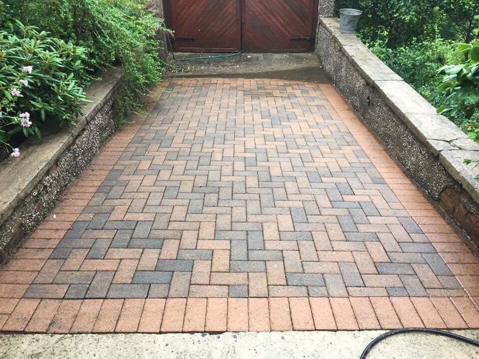 Cleaned driveway surface in Lanarkshire