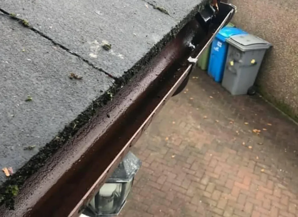 Blocked gutter clearance and flush in Motherwell
