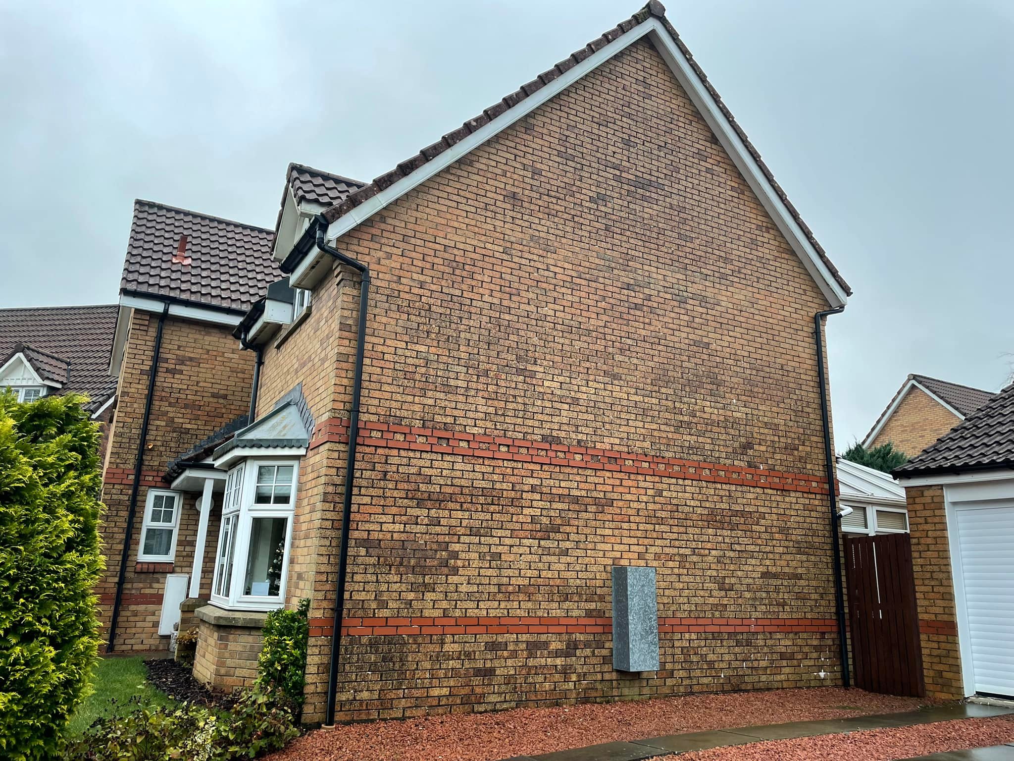 Exterior stone wall pressure washing in Lanarkshire
